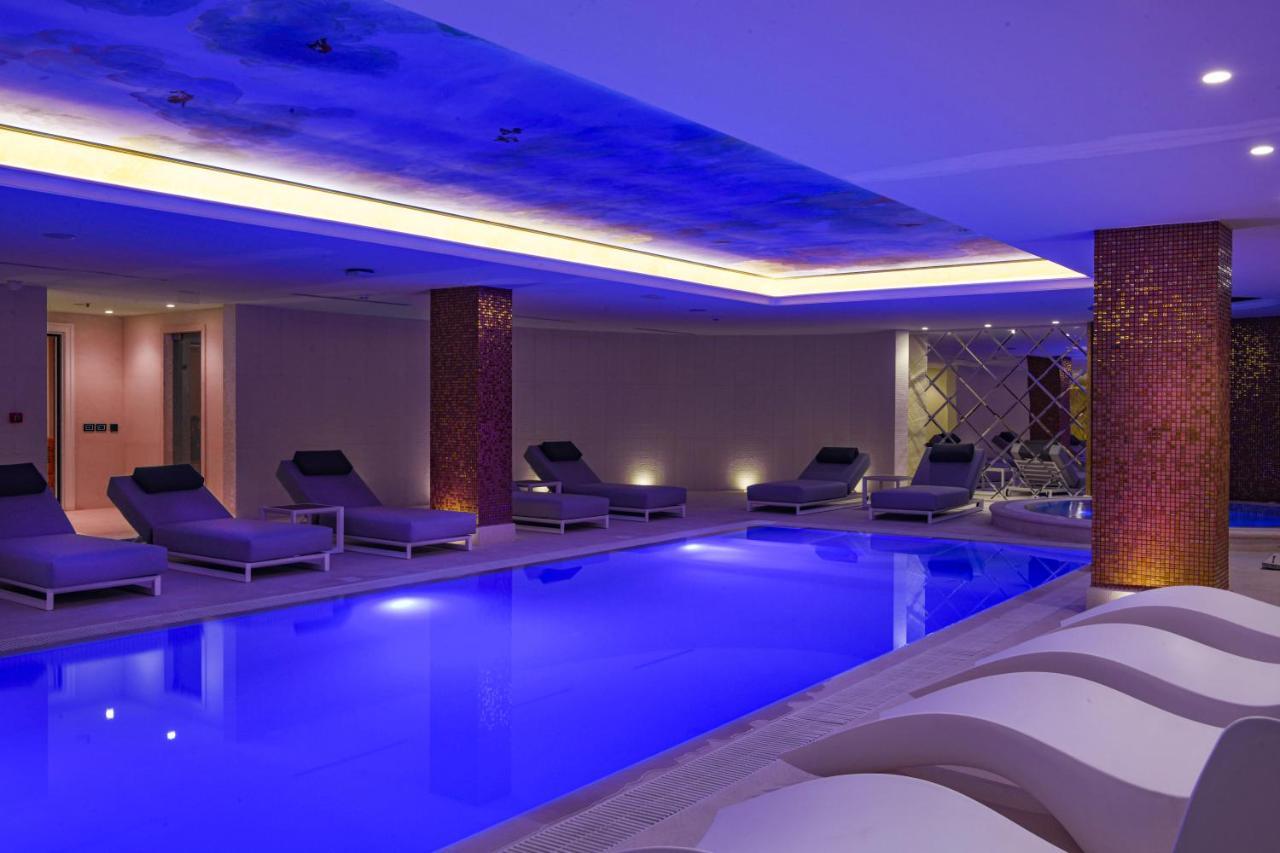 Radisson Collection Morina Hotel, Hotel