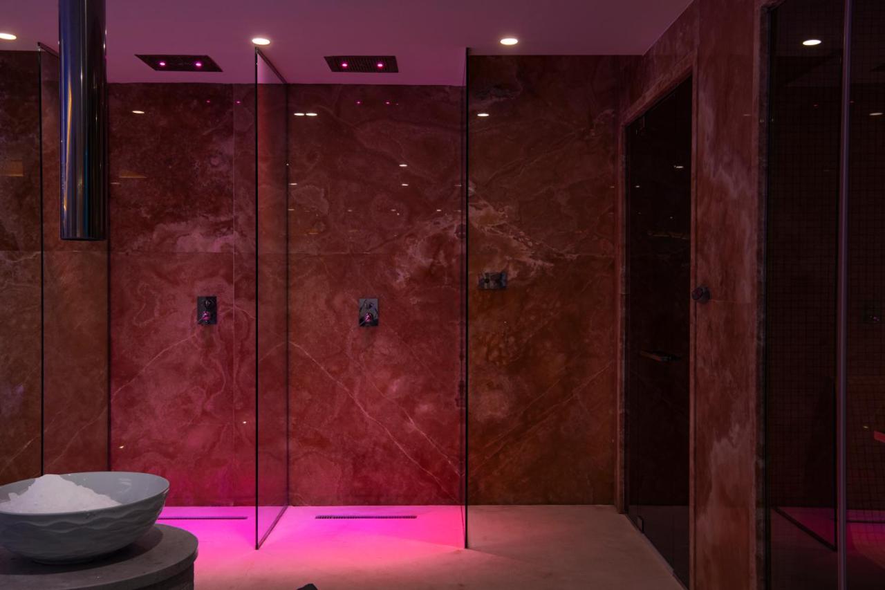 Radisson Collection Morina Hotel, Hotel