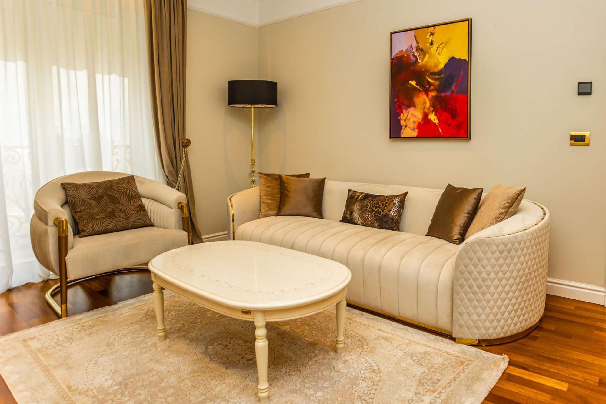 Radisson Collection Morina Hotel, Hotel