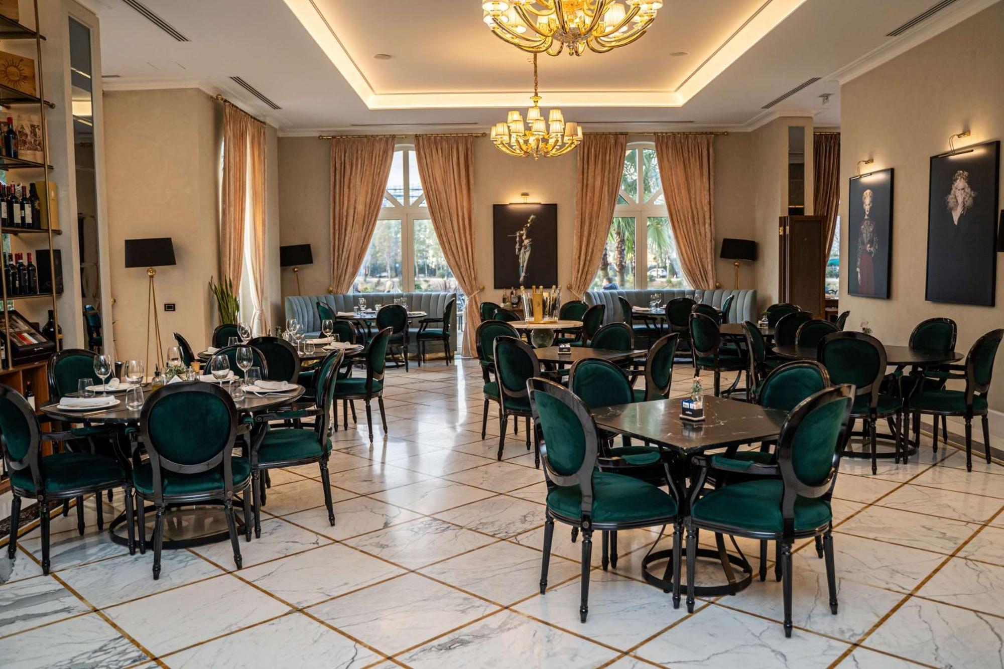 Hotel Radisson Collection Morina Hotel, 4*